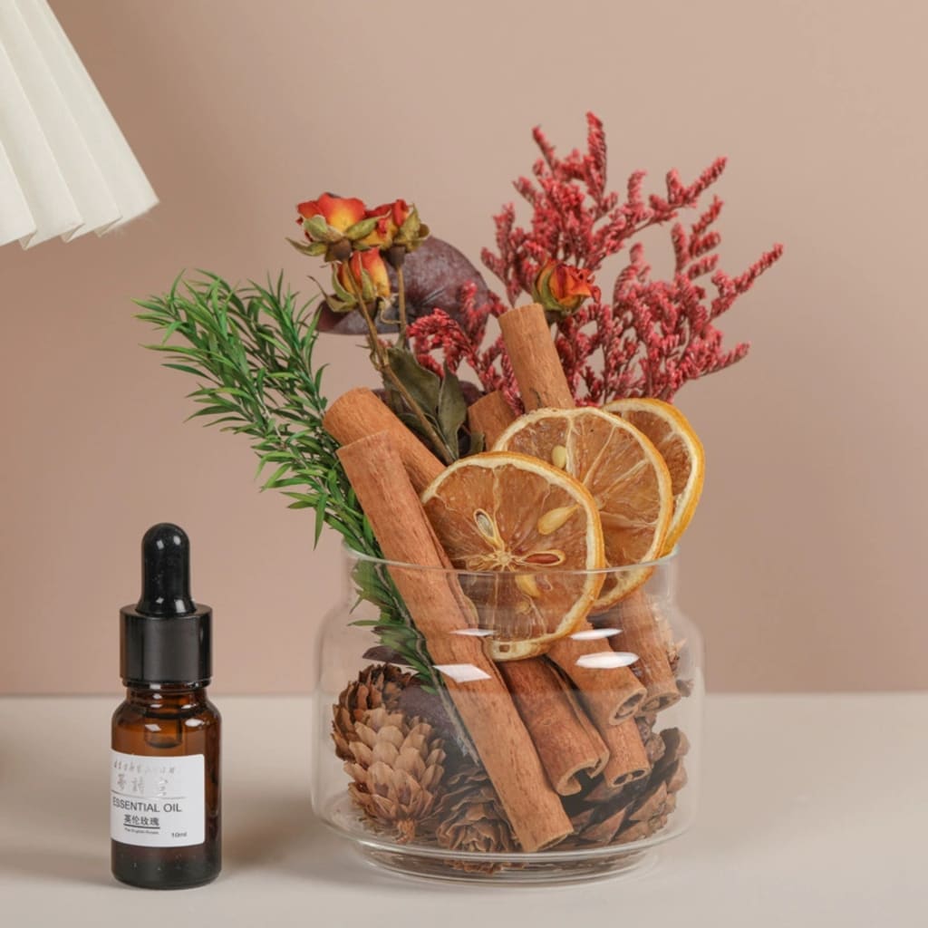 Natural cinnamon sticks &amp; dried flower stems