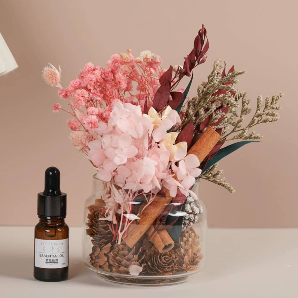 Natural cinnamon sticks &amp; dried flower stems