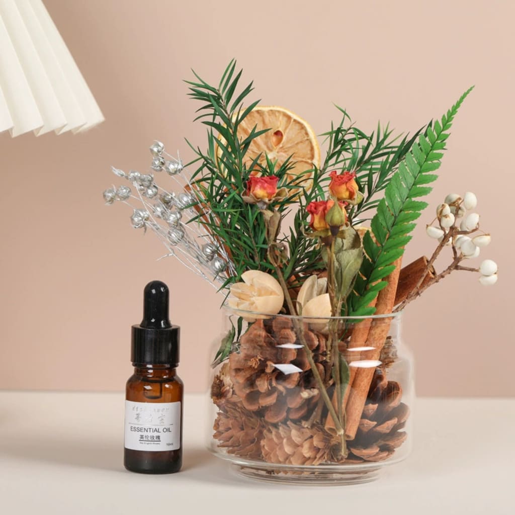 Natural cinnamon sticks &amp; dried flower stems